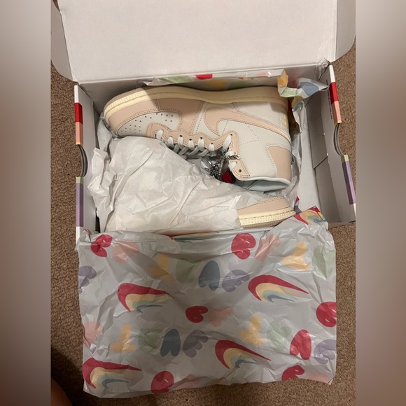 NIKE “BE TRUE” TERMINATOR HIGH BT WOMENS SIZE 7 SUMMIT WHITE/SANDDRIFT WHITE - Picture 11 of 11